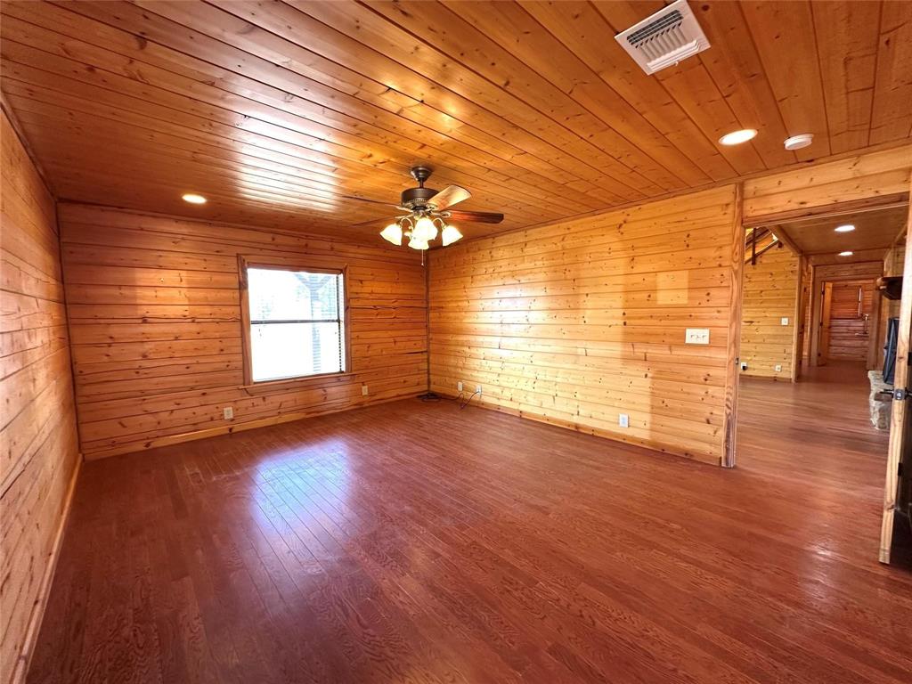 349 Lake Point Road Comanche, TX 76442 - Photo 9 of 19 Gallery Image 9