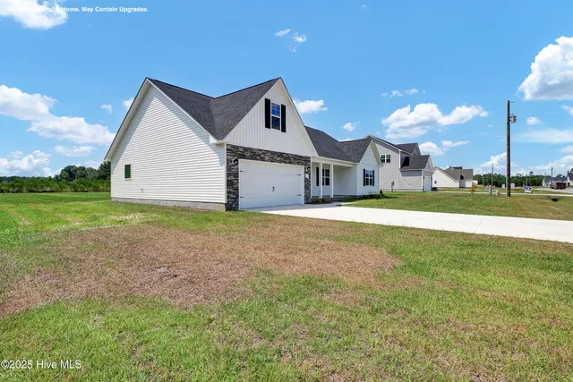 $361,900 | 910 Wild Azalea Way, Hubert, NC 28539