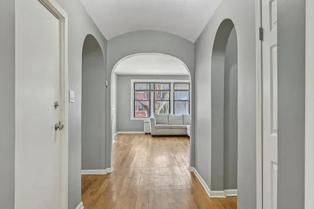 $100,000 | 2052 East 69th Street, Unit 1B, Chicago, IL 60649