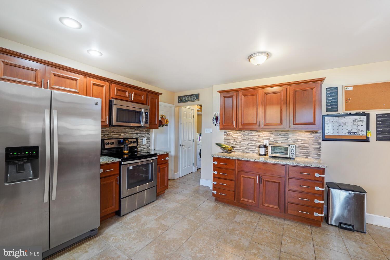 681 Cold Run Road Birdsboro, PA 19508 - Photo 11 of 32 Kitchen