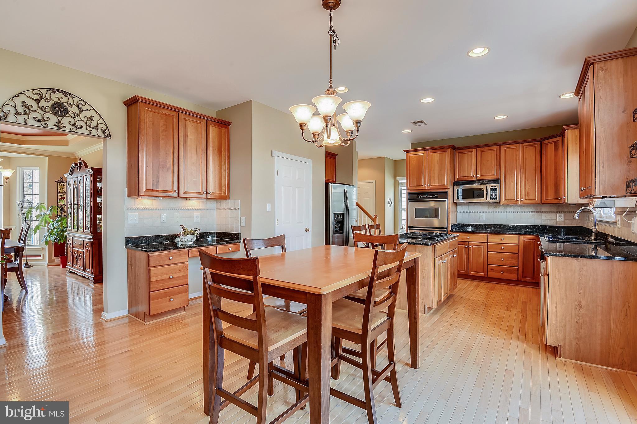 8715 Lords View Loop Gainesville, VA 20155 - Photo 10 of 30 Kitchen