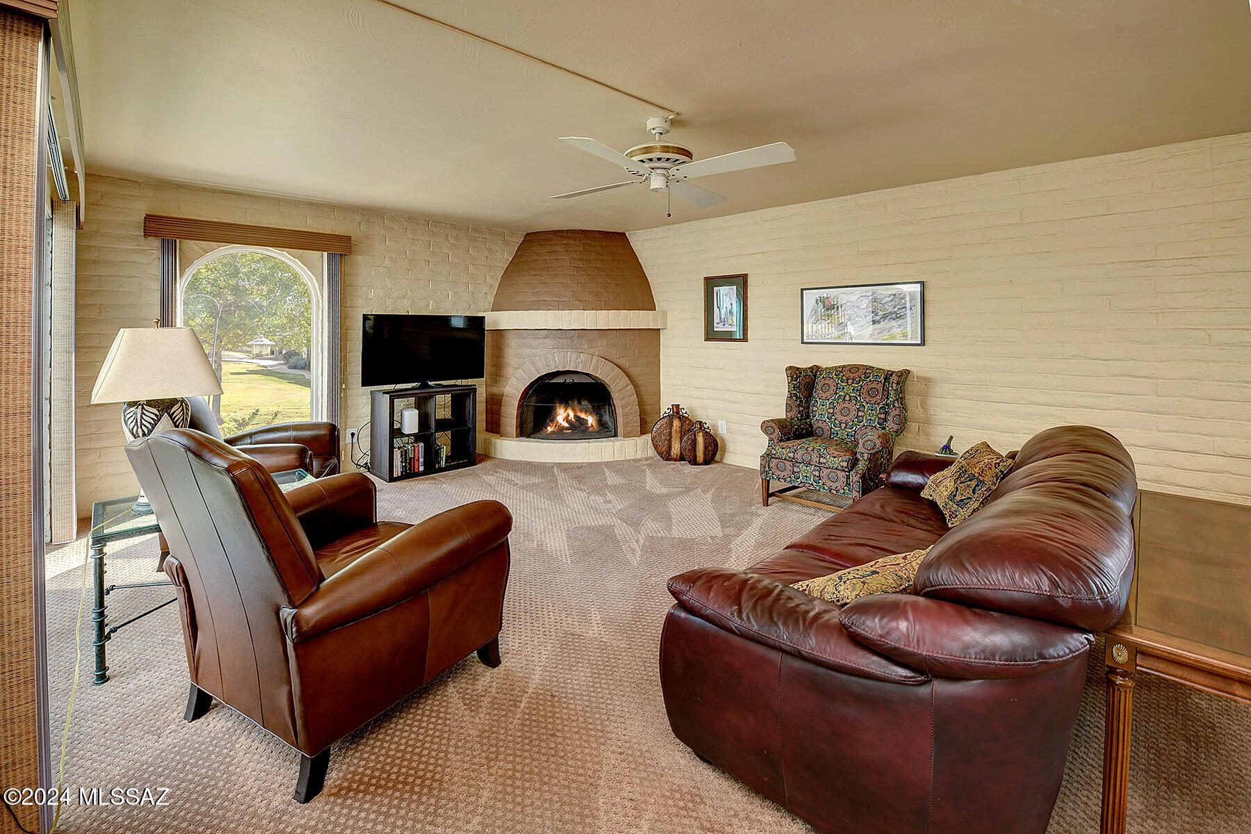 ADORABLE AND COMPLETELY FURNISHED