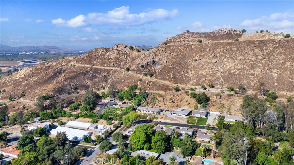 4380 Miramonte Place Riverside, CA 92501 - Photo 72 of 73 a view of a building