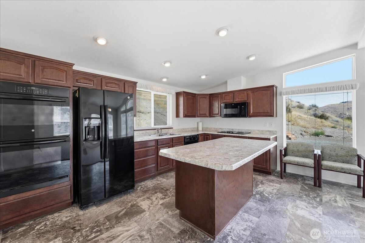 109 Hugo Road Chelan, WA 98816 - Photo 28 of 40
