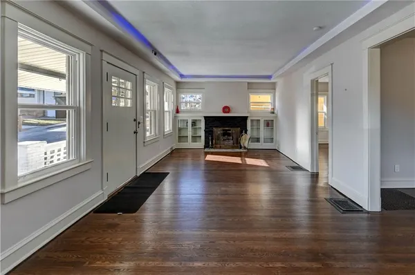 $395,000 | 1326 Lake Avenue, Kansas City, MO 64109