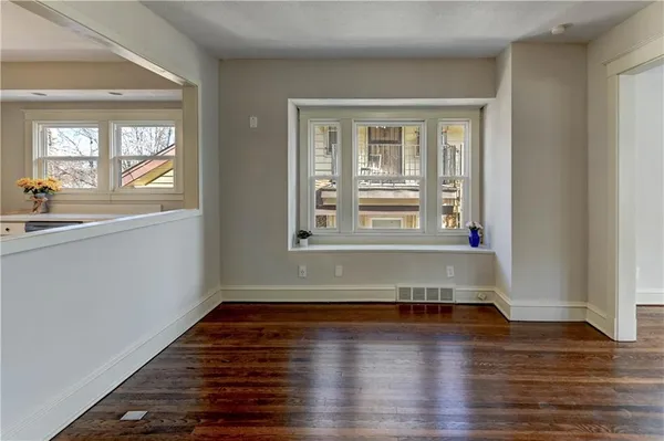 $395,000 | 1326 Lake Avenue, Kansas City, MO 64109