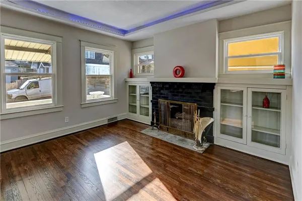 $395,000 | 1326 Lake Avenue, Kansas City, MO 64109