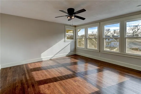 $395,000 | 1326 Lake Avenue, Kansas City, MO 64109