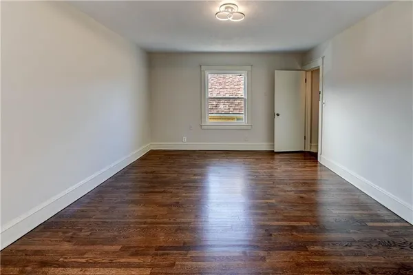 $395,000 | 1326 Lake Avenue, Kansas City, MO 64109