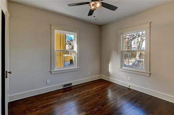 $395,000 | 1326 Lake Avenue, Kansas City, MO 64109