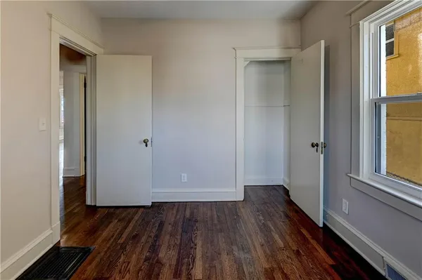 $395,000 | 1326 Lake Avenue, Kansas City, MO 64109
