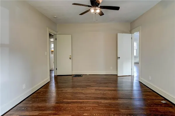 $395,000 | 1326 Lake Avenue, Kansas City, MO 64109