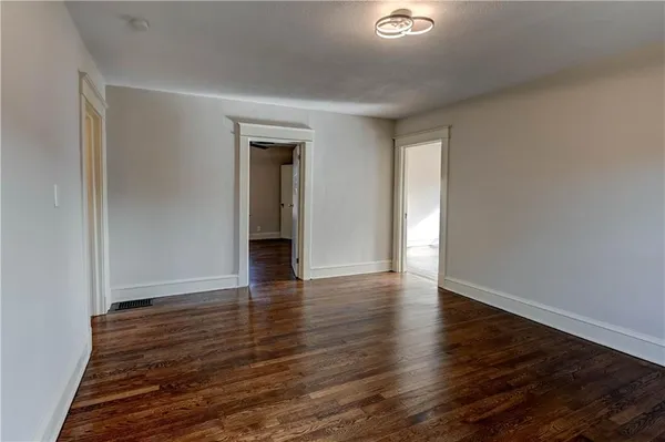 $395,000 | 1326 Lake Avenue, Kansas City, MO 64109