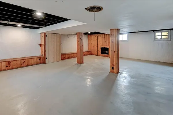 $395,000 | 1326 Lake Avenue, Kansas City, MO 64109