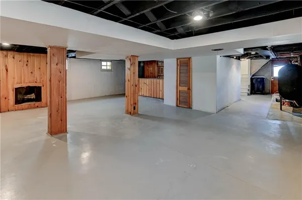 $395,000 | 1326 Lake Avenue, Kansas City, MO 64109