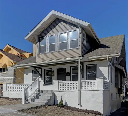$395,000 | 1326 Lake Avenue, Kansas City, MO 64109