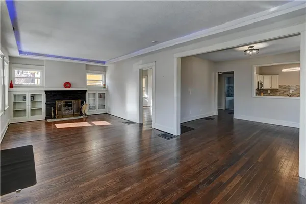 $395,000 | 1326 Lake Avenue, Kansas City, MO 64109