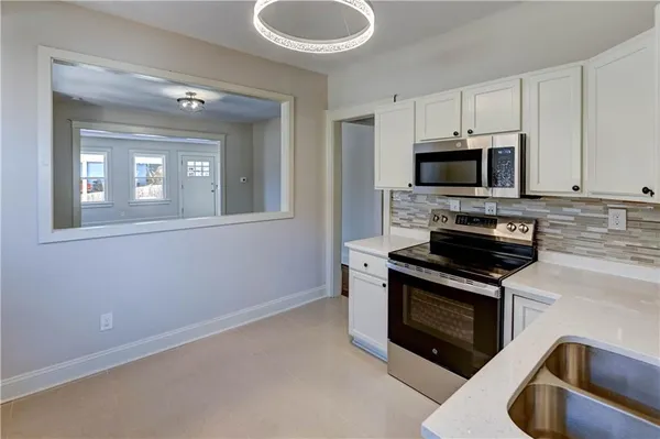 $395,000 | 1326 Lake Avenue, Kansas City, MO 64109