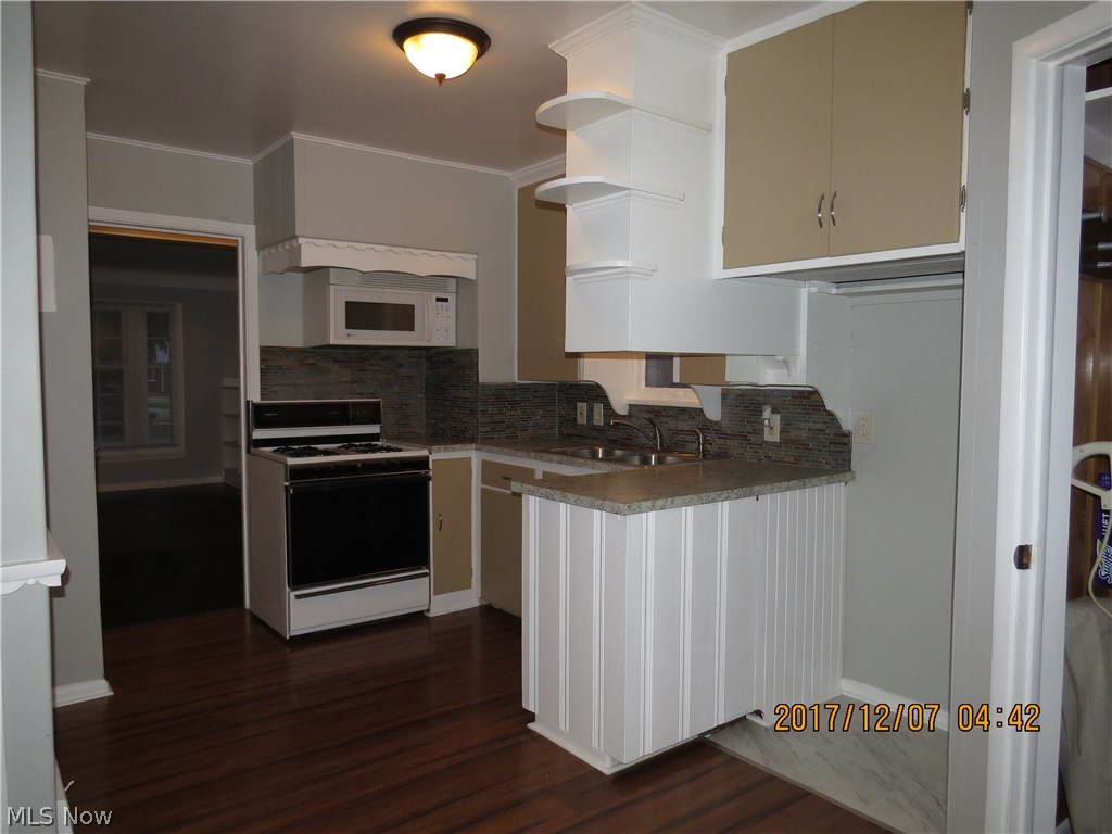 14407 Alger Road Cleveland, OH 44111 - Photo 5 of 17 Gallery Image 5