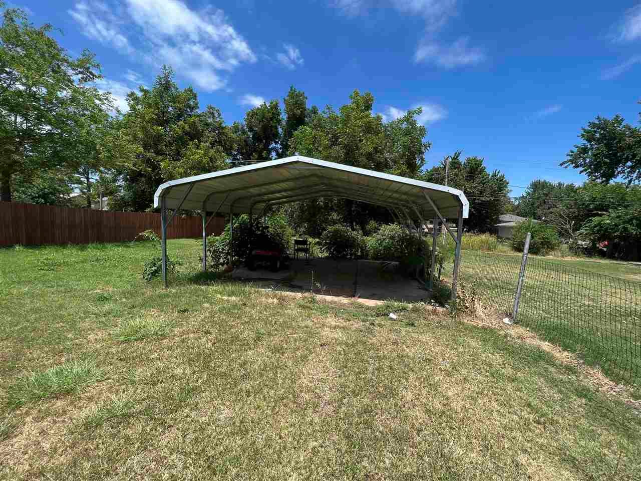 609 Locust Street Perry, OK 73077 - Photo 10 of 11 Gallery Image 10