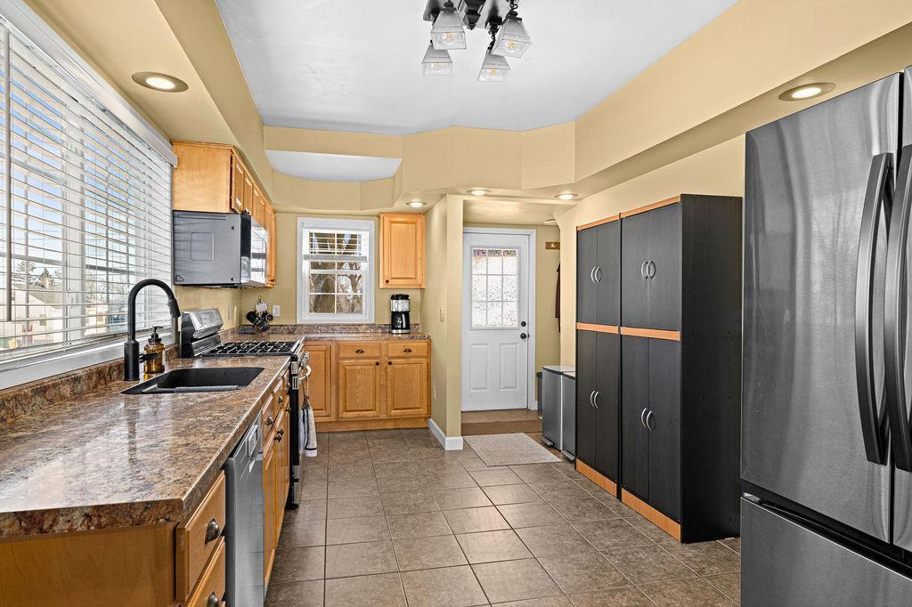 2502 West 15th Street Duluth, MN 55806 - Photo 2 of 35