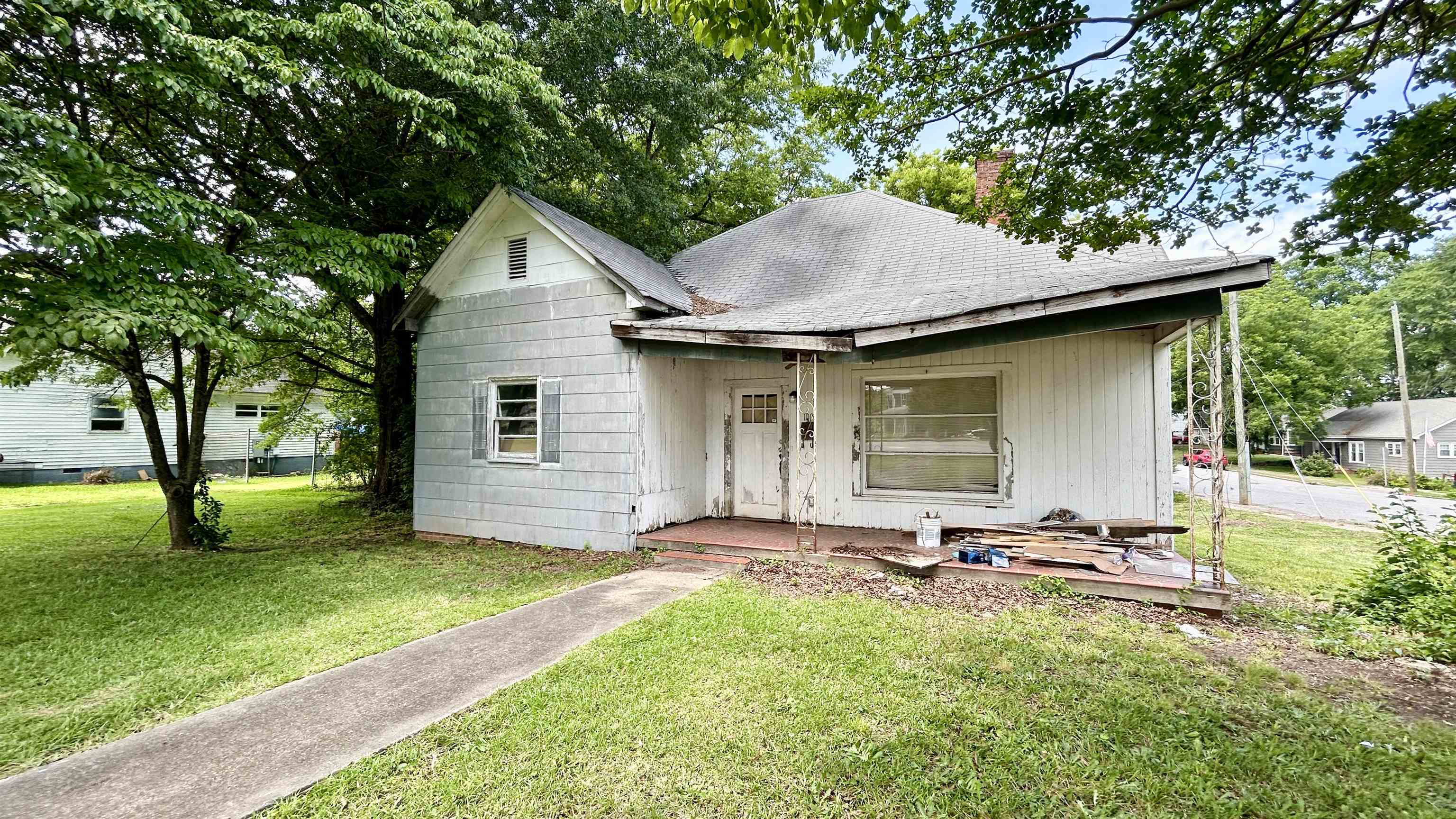 100 Lipscomb Street Gaffney, SC 29340 - Photo 1 of 17