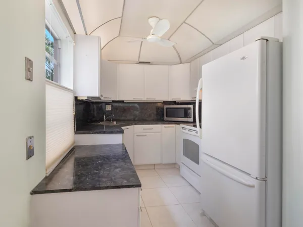 $94,999 | 405 Burgundy I, Delray Beach, FL 33484