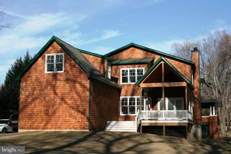 113 Kingsley Road Southeast Vienna, VA 22180 - Photo 2 of 3 Exterior #2