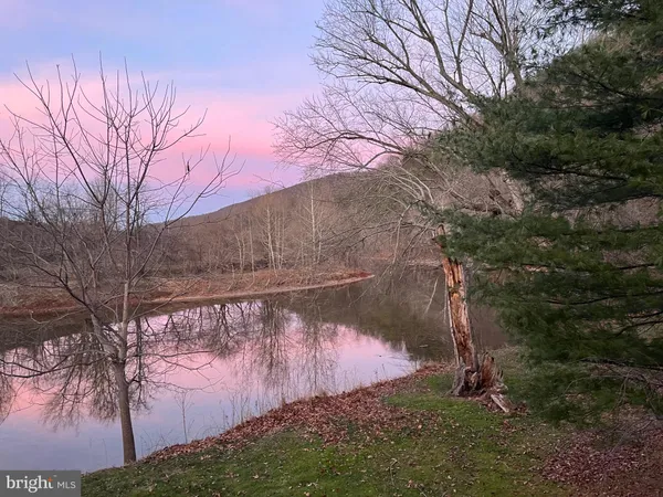 $349,900 | 124 Long Bend Beach Road, Hopewell, PA 16650