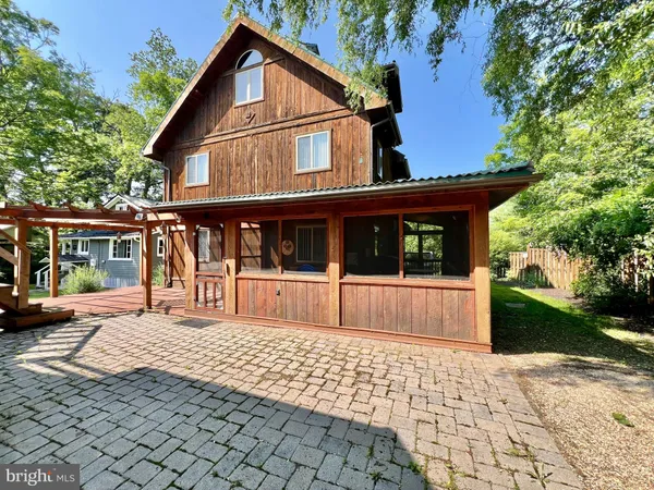 $349,900 | 124 Long Bend Beach Road, Hopewell, PA 16650