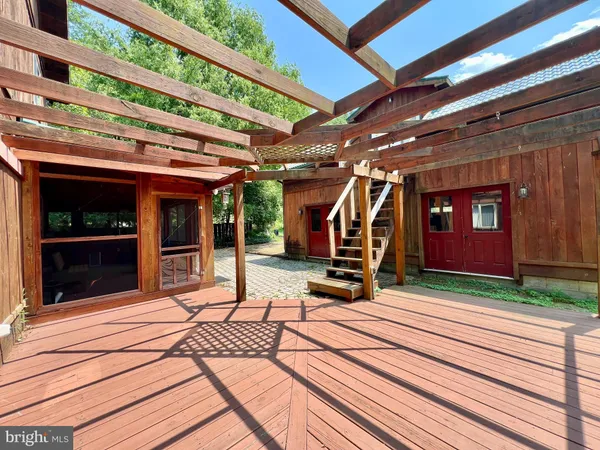 $349,900 | 124 Long Bend Beach Road, Hopewell, PA 16650