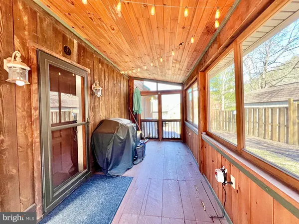 $349,900 | 124 Long Bend Beach Road, Hopewell, PA 16650