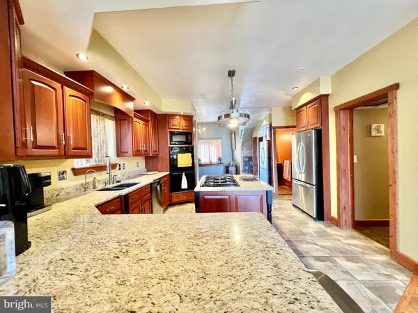 $349,900 | 124 Long Bend Beach Road, Hopewell, PA 16650