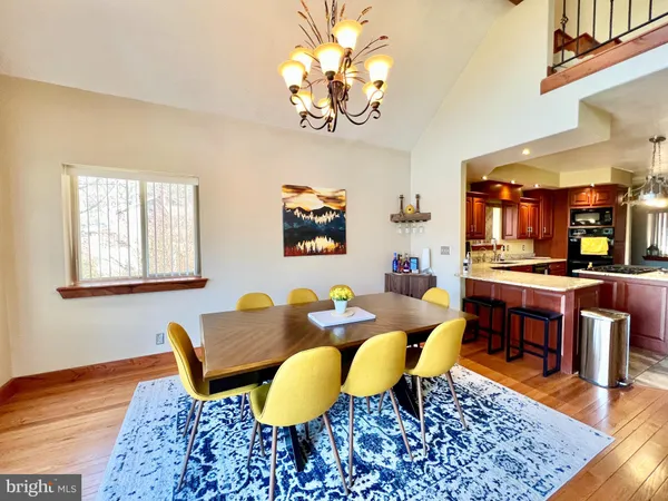 $349,900 | 124 Long Bend Beach Road, Hopewell, PA 16650