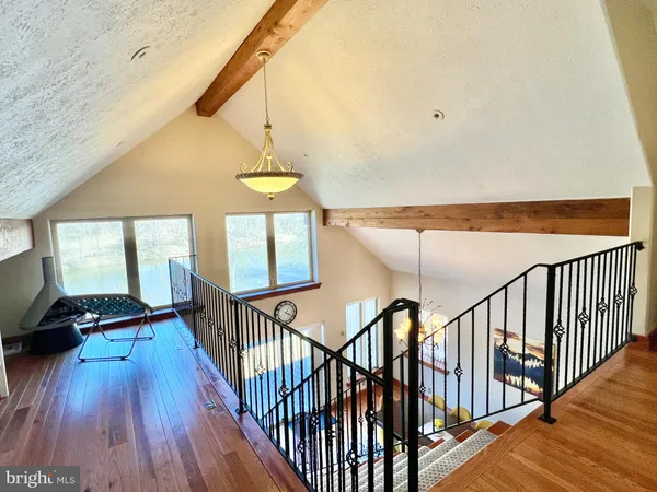 $349,900 | 124 Long Bend Beach Road, Hopewell, PA 16650