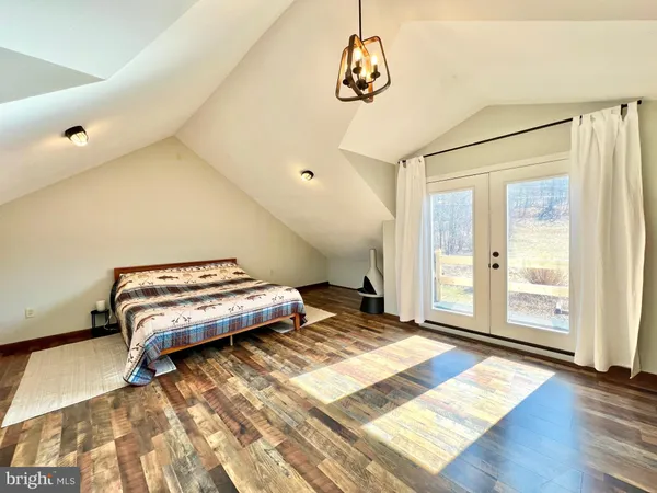 $349,900 | 124 Long Bend Beach Road, Hopewell, PA 16650