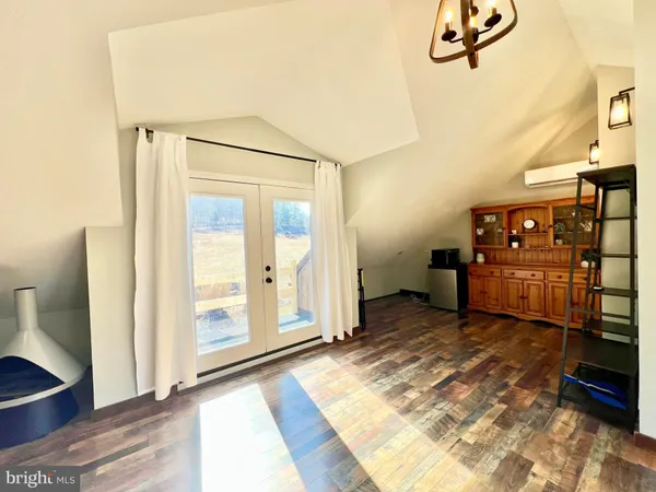 $349,900 | 124 Long Bend Beach Road, Hopewell, PA 16650