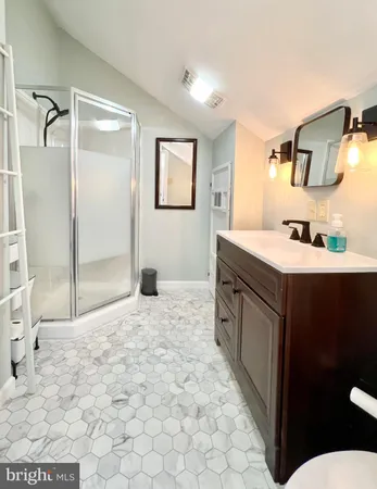 $349,900 | 124 Long Bend Beach Road, Hopewell, PA 16650