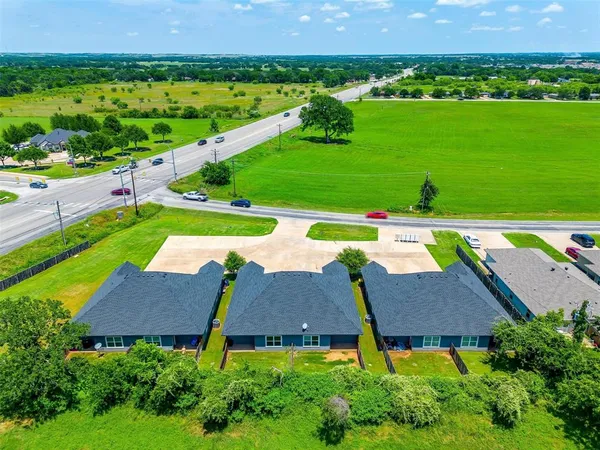 $1,800 | 2710 James, Granbury, TX 76049