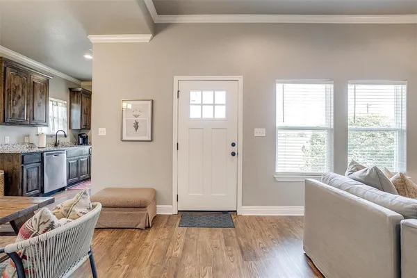 $1,800 | 2710 James, Granbury, TX 76049