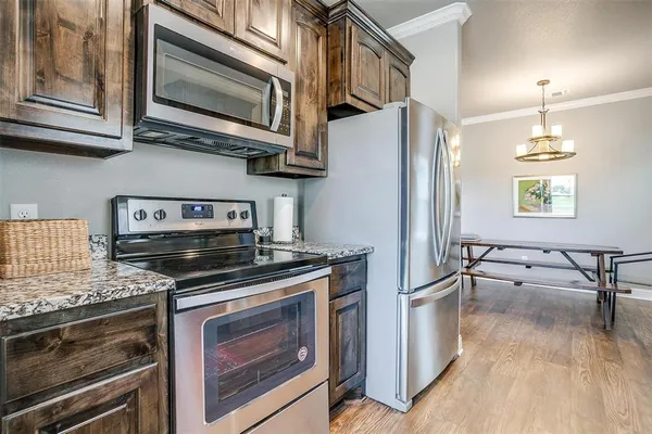 $1,800 | 2710 James, Granbury, TX 76049
