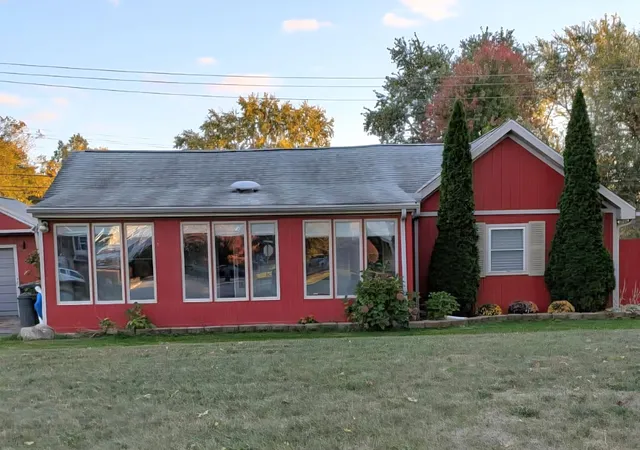 $194,900 | 29055 Pennsylvania Road, Romulus, MI 48174