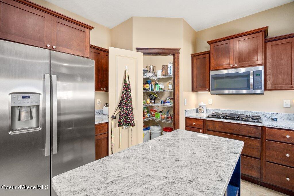 1761 West Pyrenees Loop Coeur D'Alene, ID 83815 - Photo 19 of 34 021-1761WestPyreneesLoop-CoeurdAlene-ID-