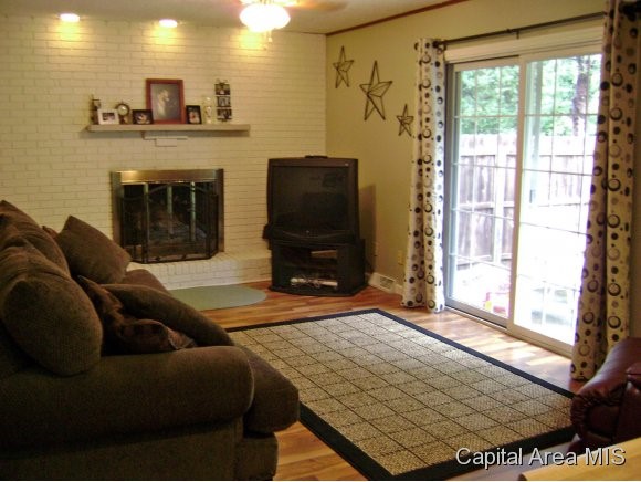 34 Woods Mill Road Sherman, IL 62684 - Photo 6 of 15 Gallery Image 6