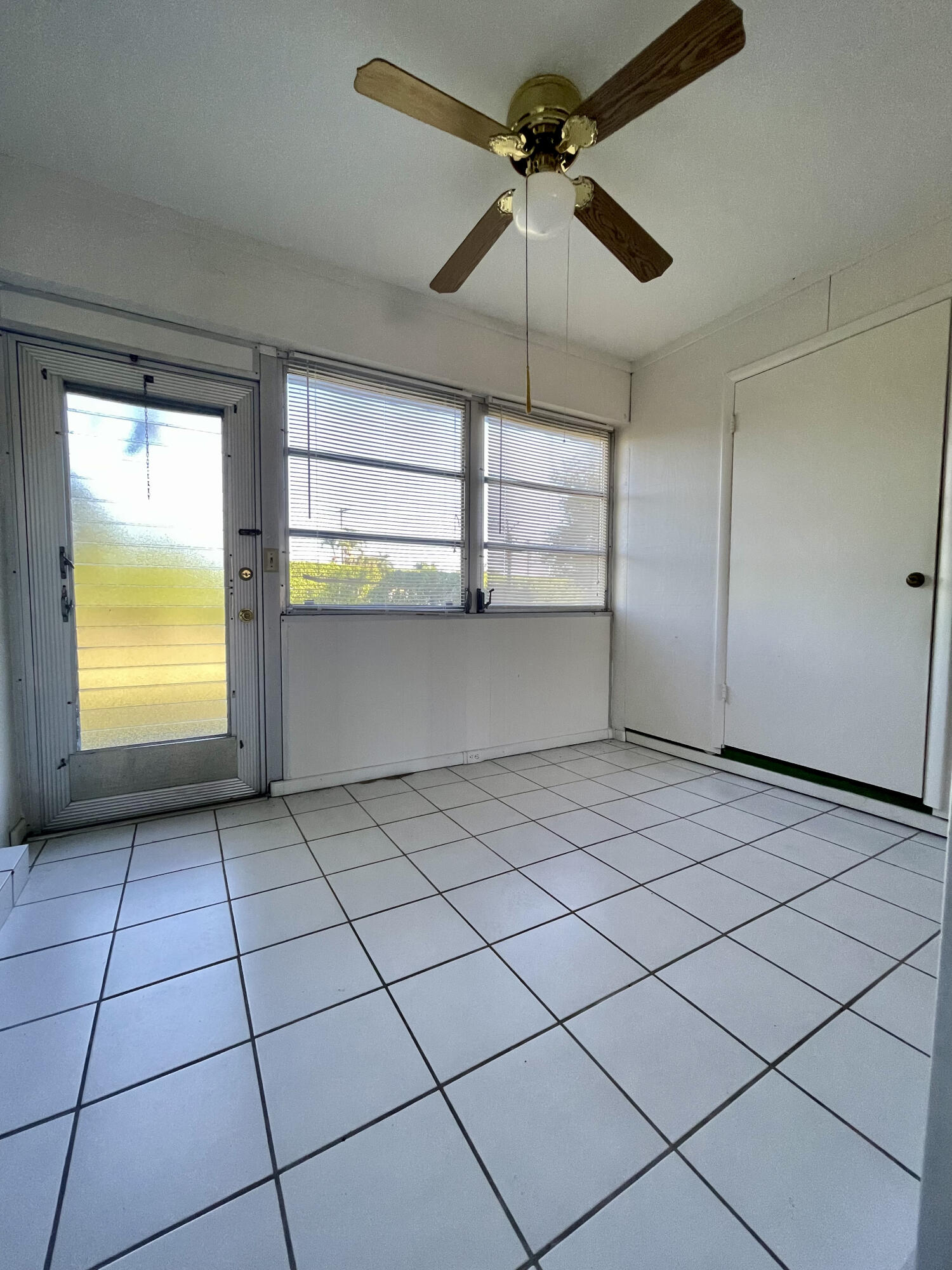 279 Cape Cod Circle, Unit B Lake Worth, FL 33467 - Photo 6 of 14 IMG_2524