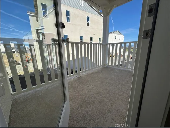 $4,000 | 27425 Catalogue Way, Newhall, CA 91381