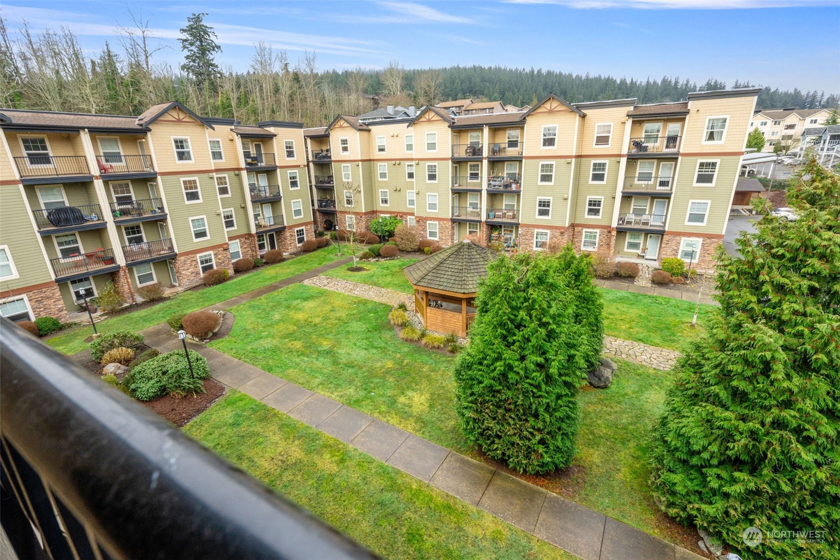 700 32nd Street, Unit A403 Bellingham, WA 98225 - Photo 2 of 31