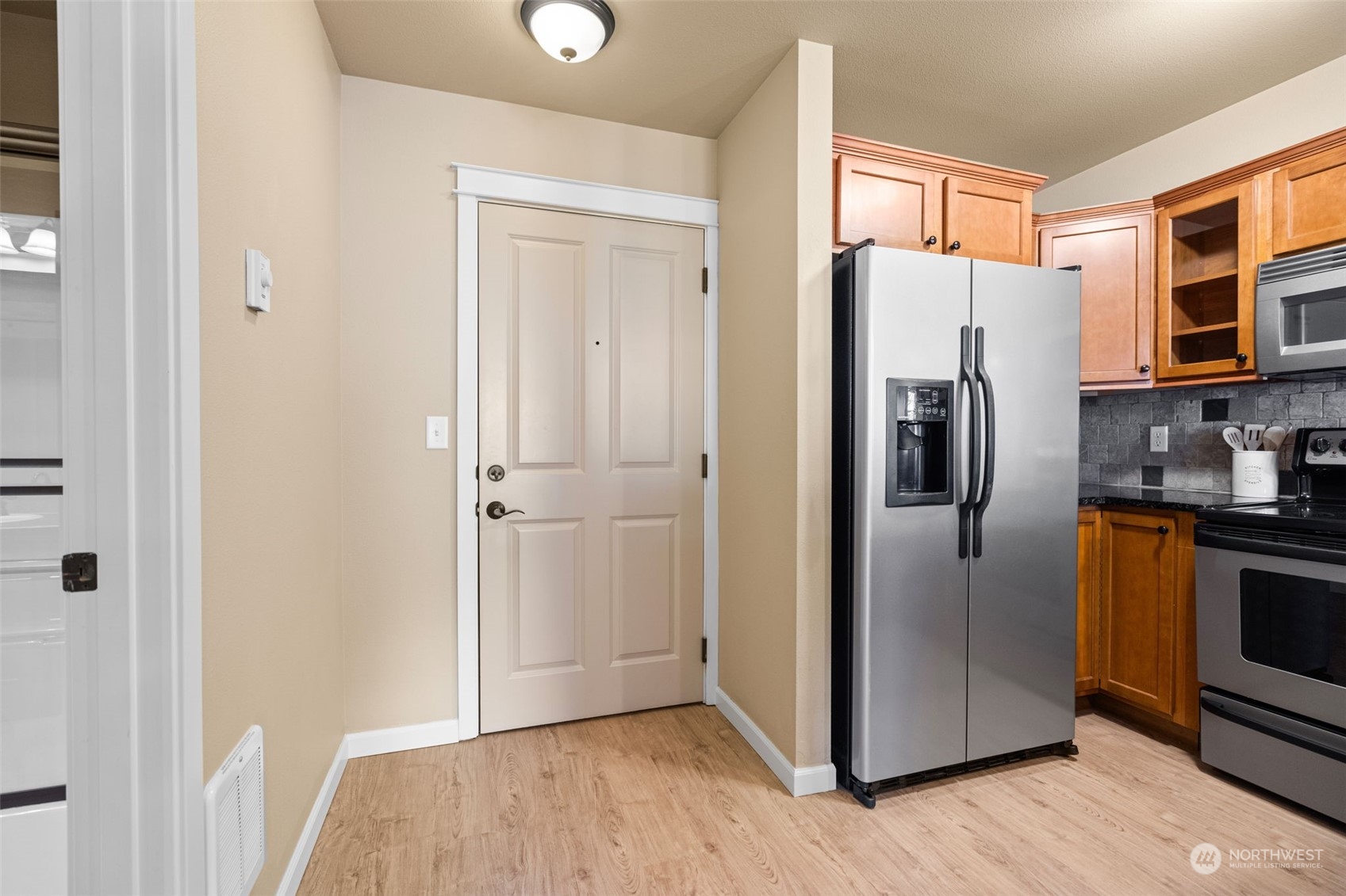 700 32nd Street, Unit A403 Bellingham, WA 98225 - Photo 5 of 31