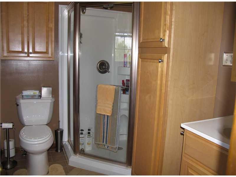 81 Ridge Road Eighty Four, PA 15330 - Photo 10 of 24 Master Bath/Spa.