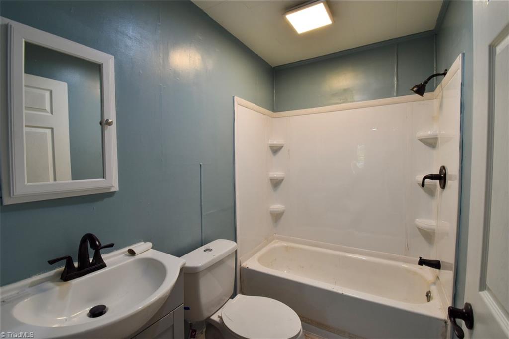 170 Hampton Road Asheboro, NC 27203 - Photo 7 of 9 Gallery Image 7